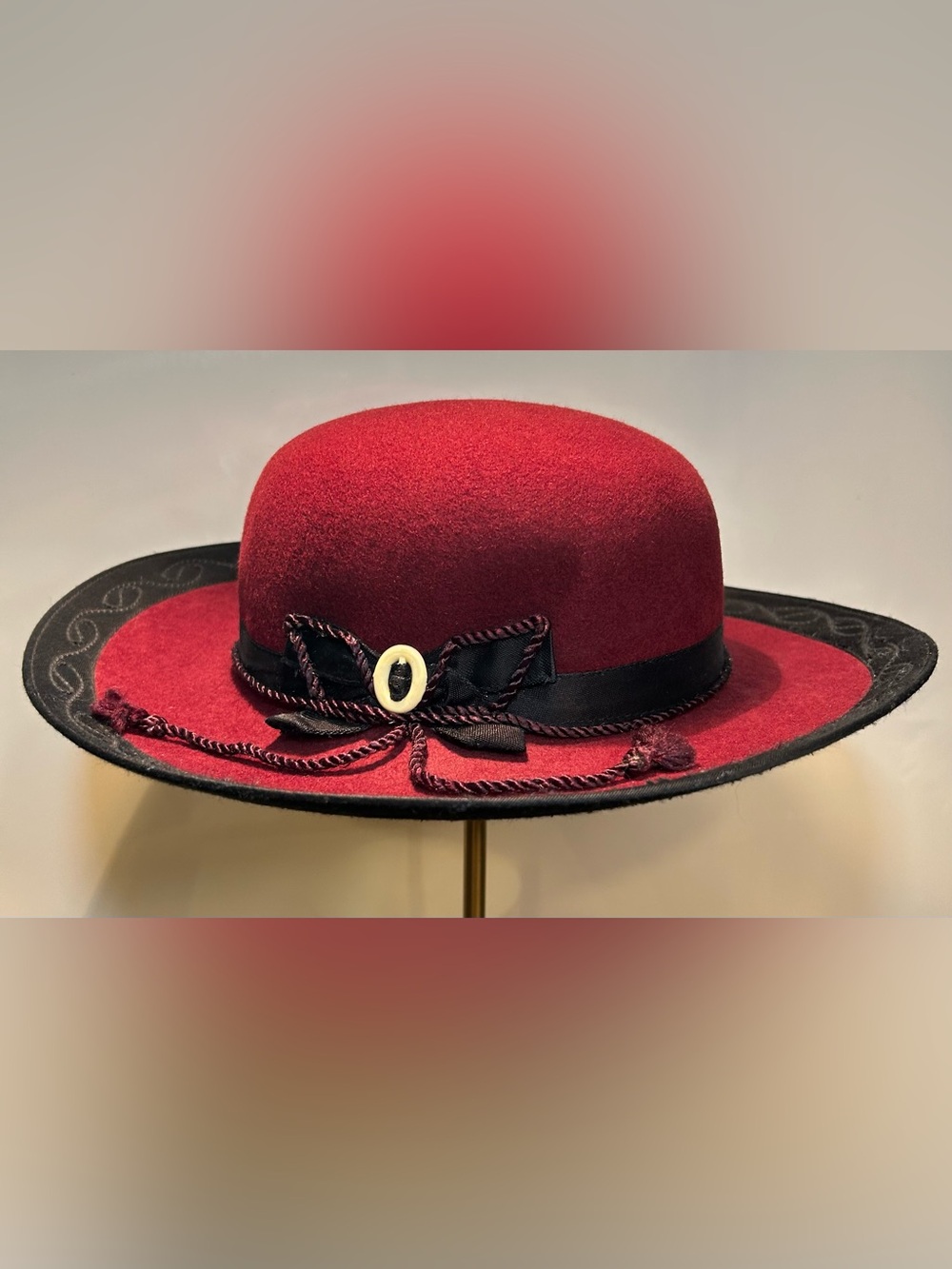 Arregui Peruvian Red Hat Black Brim Alpaca Wool Hat Bow/Tassles Sz 57/5